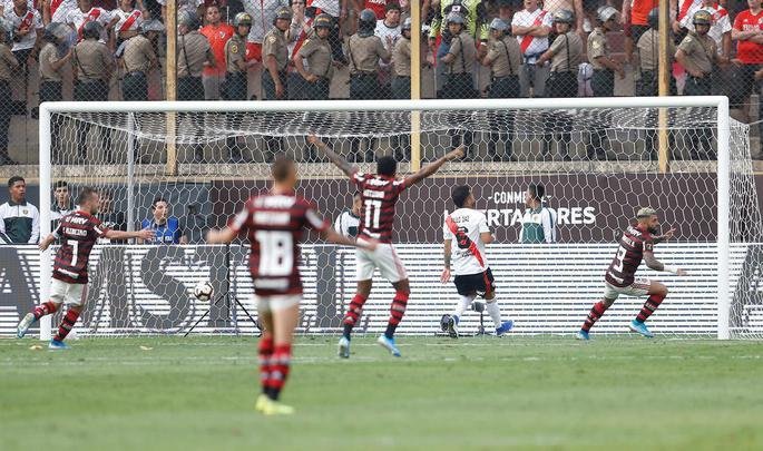 Fotos do jogo entre Flamengo e River Plate