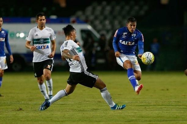 Imagens da partida entre Coritiba e Cruzeiro, no Couto Pereira, em Curitiba, pela primeira rodada do Campeonato Brasileiro