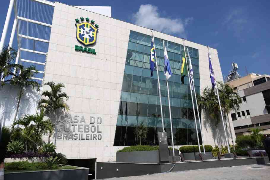 R$ 1 bilhão em vendas de jogadores - Jaeci Carvalho - Estado de Minas
