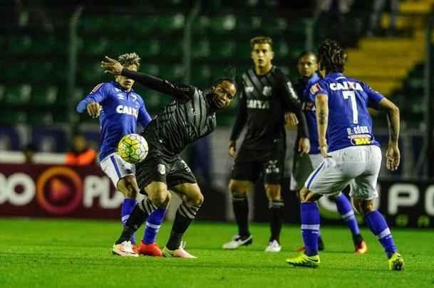 Fotos de Figueirense x Cruzeiro, no Orlando Scarpelli, pela 21ª rodada do Campeonato Brasileiro