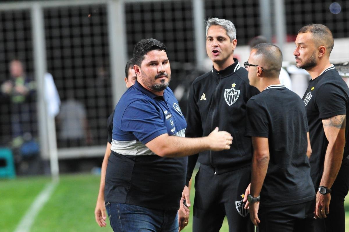 Barroca (esquerda) chegou ao Coritiba em dezembro de 2019 e foi demitido em agosto de 2020. O treinador no resistiu aos maus resultados: quatro derrotas em quatro jogos no Campeonato Brasileiro. Barroca deixou o clube com 11 vitrias, trs empates e oito derrotas.