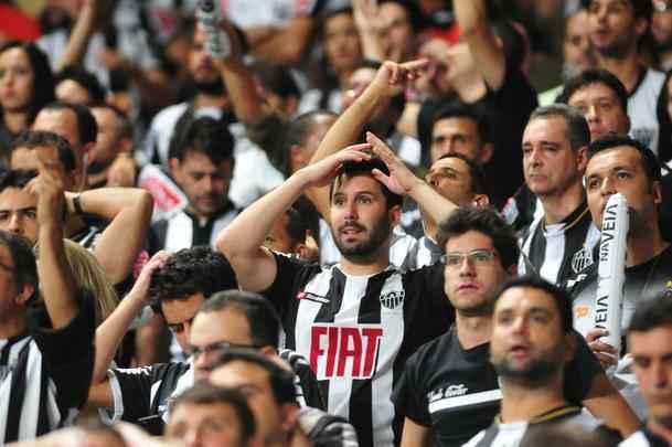 Imagens da tristeza dos atleticanos no Independncia com a eliminao na Copa Libertadores