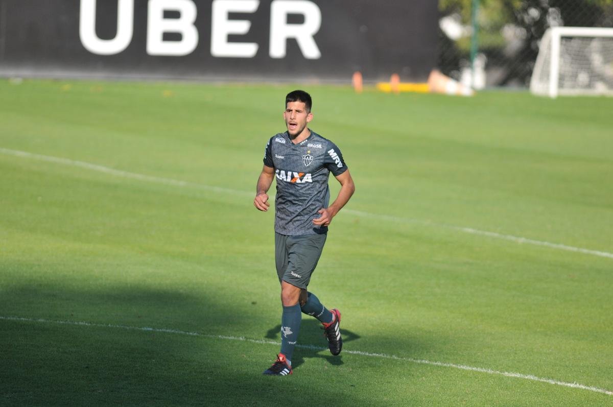 Martn Rea: zagueiro uruguaio de 21 anos, contratado em agosto junto ao Danubio-URU, ainda aguarda sua primeira oportunidade de atuar.