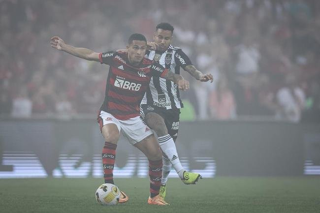 Fotos do jogo de volta das oitavas de final da Copa do Brasil, entre Flamengo e Atltico, no Maracan, no Rio de Janeiro