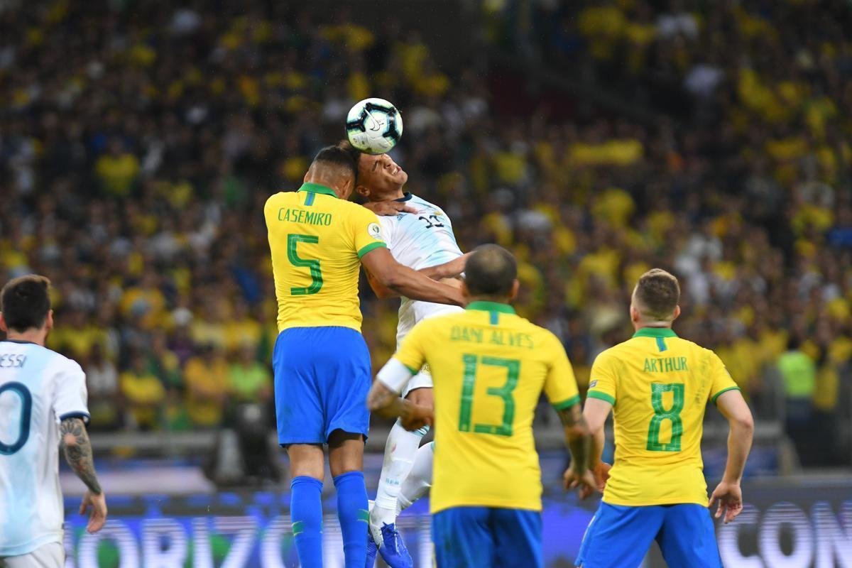 Fotos da vitria do Brasil sobre a Argentina, por 2 a 0, no Mineiro, pela semifinal da Copa Amrica; Gabriel Jesus e Firmino marcaram os gols da seleo em BH