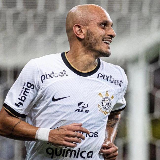 Fbio Santos - Deixou o Atltico em 2020 e acertou com o Corinthians.  titular da equipe paulista.