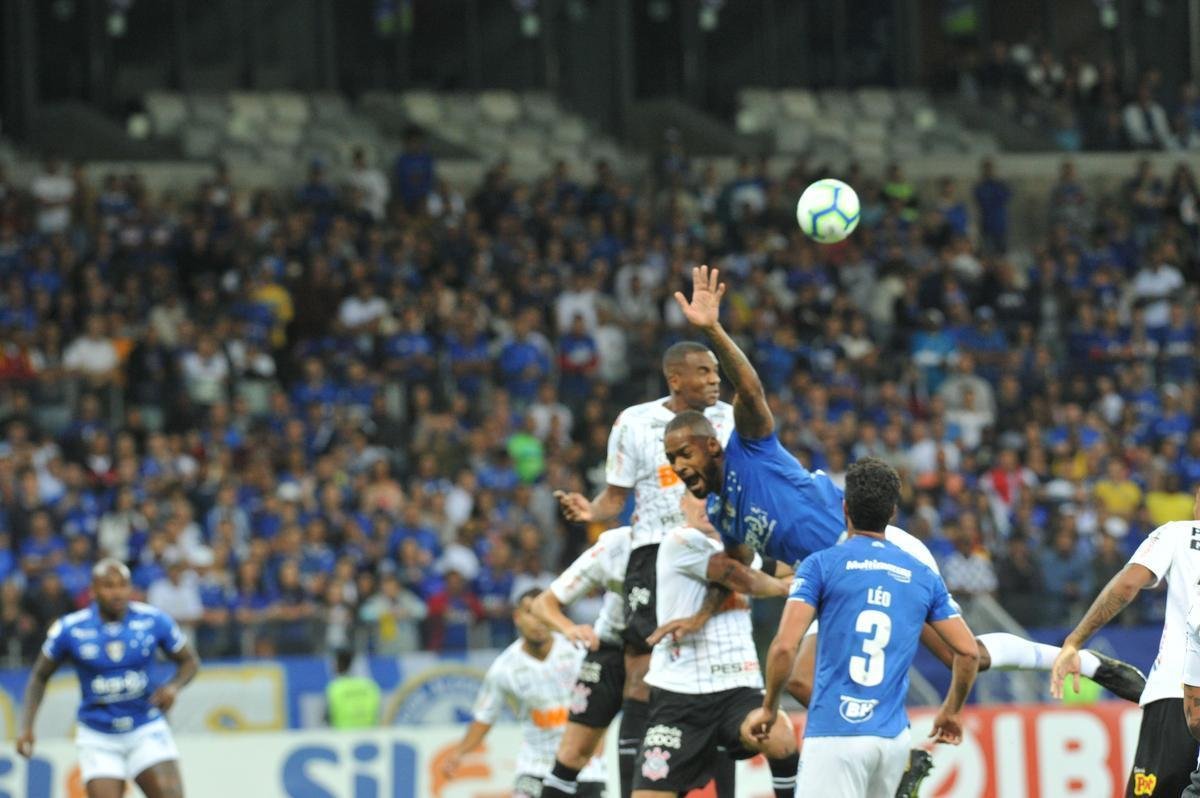 Fotos de Cruzeiro x Corinthians, no Mineiro, pela oitava rodada do Campeonato Brasileiro