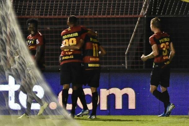 De virada e com gols de Hernane e Guilherme, o Sport reencontrou o caminho das vitórias, diante do Paraná, na Ilha do Retiro, pela 31ª rodada da Série B