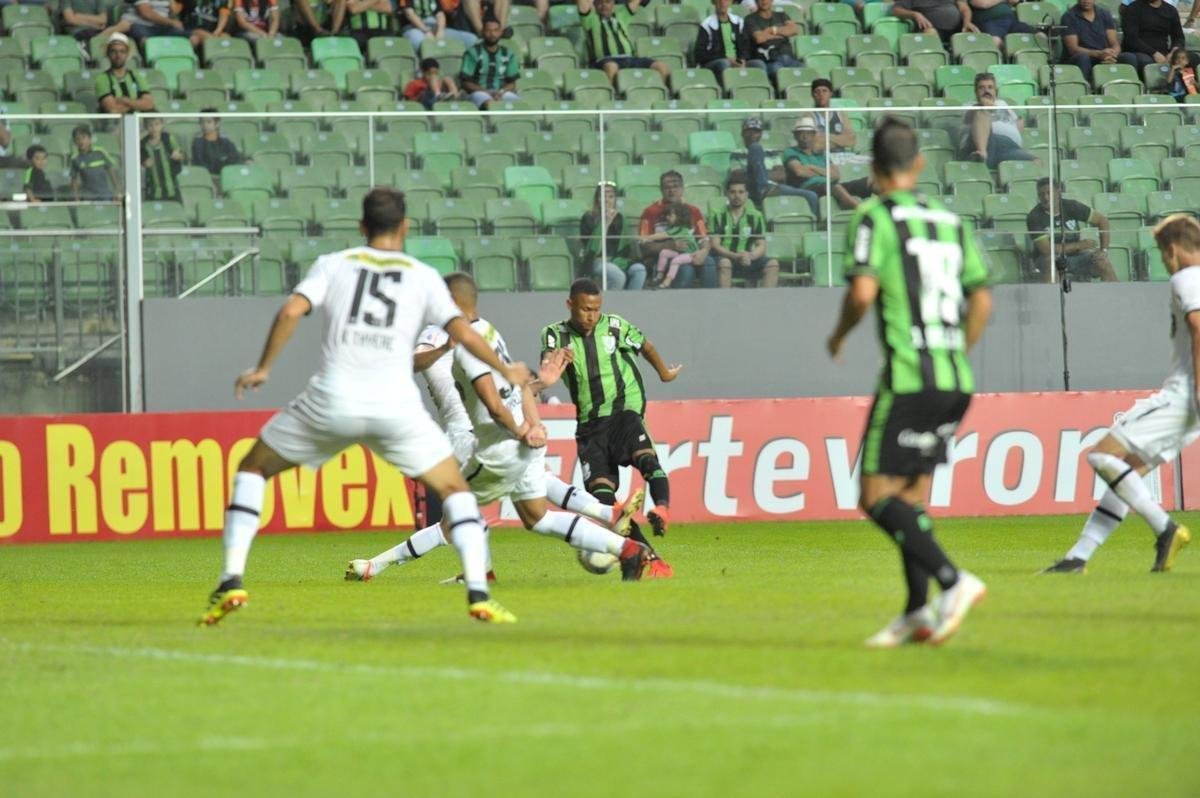 Amrica chegou ao gol no segundo tempo, em chute cruzado de Ademir: 1 a 0