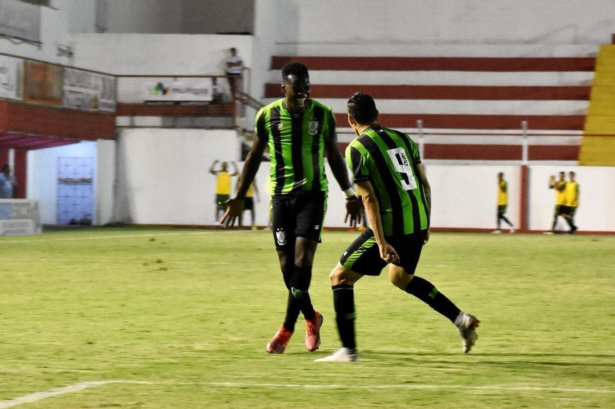 Amrica virou diante do Tombense no fim e conquistou primeira vitria como visitante no Mineiro