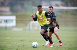 Imagens do primeiro treino de Eduardo Vargas pelo Atltico