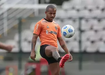Jogador de 35 anos está em tratamento de um edema na coxa esquerda