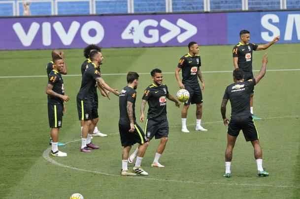 Nesta quarta-feira  tarde (09/11), Seleo Brasileira fez mais um treino no Mineiro e encerrou preparao para enfrentar a Argentina pelas Eliminatrias da Copa do Mundo
