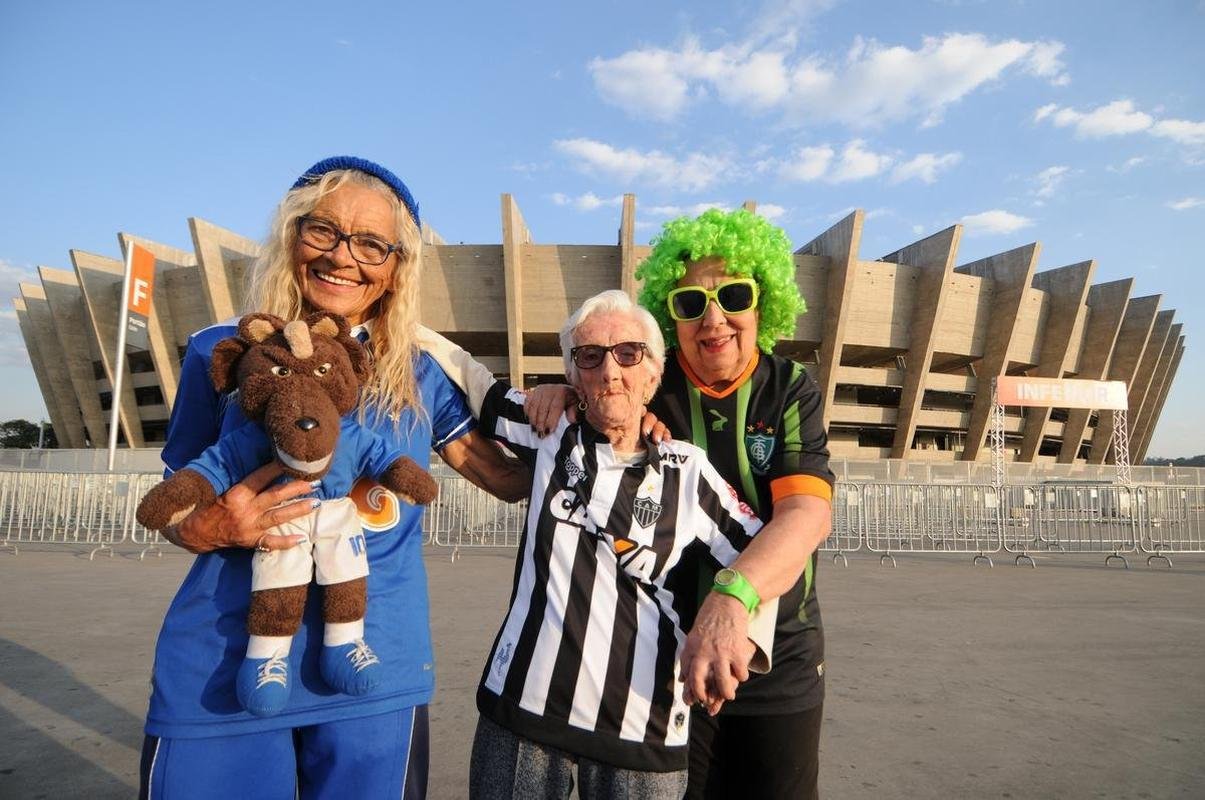 Salom, torcedora icnica do Cruzeiro, morreu nesta tera-feira