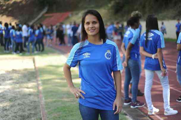 Cruzeiro apresentou jogadoras de seu time feminino na tarde desta quarta-feira (21/02). Na foto, a lateral Dayana Lopes (com passagens na Seleção Sub-20).