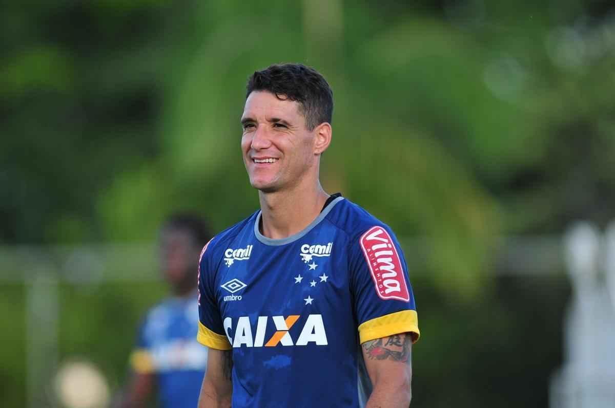 Imagens do ltimo treino do Cruzeiro antes do duelo contra o So Francisco-PA