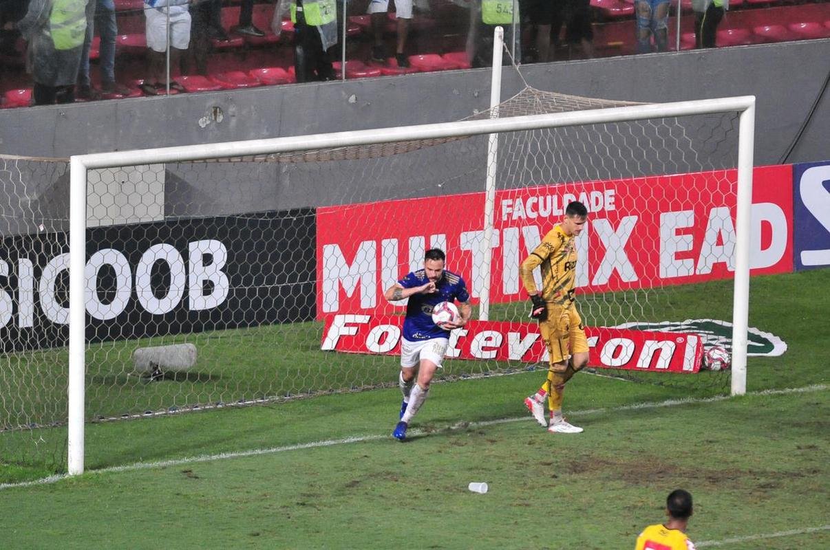 Fotos de Cruzeiro x Vila Nova-GO, no Independncia, em Belo Horizonte, pela 33 rodada da Srie B