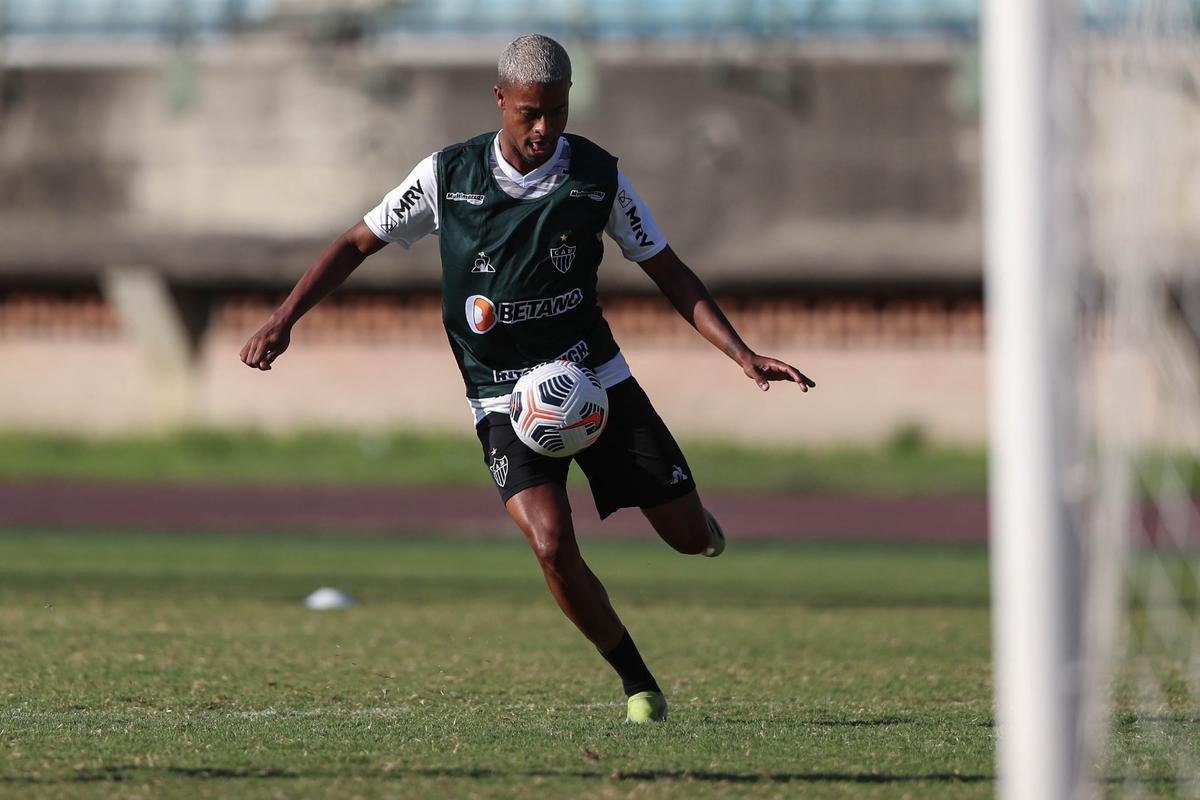 Atlético teve atividade no Estádio Olímpico Brígido Iriarte, em Caracas, antes da estreia na Libertadores