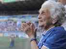 Em filme, Cruzeiro e coletivo de torcedores homenageiam Vó Miracy, torcedora que completou 100 anos em 2019