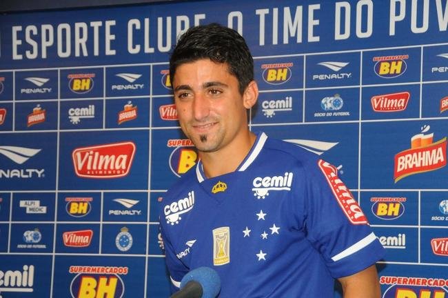 2016 - Matas Pisano (meia): contratado ao Independiente, da Argentina, marcou apenas um gol em 14 jogos pelo Cruzeiro.
