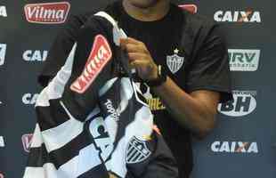 Elias foi apresentado no Galo e admitiu sonho de conquistar a Libertadores e de ir  Copa de 2018
