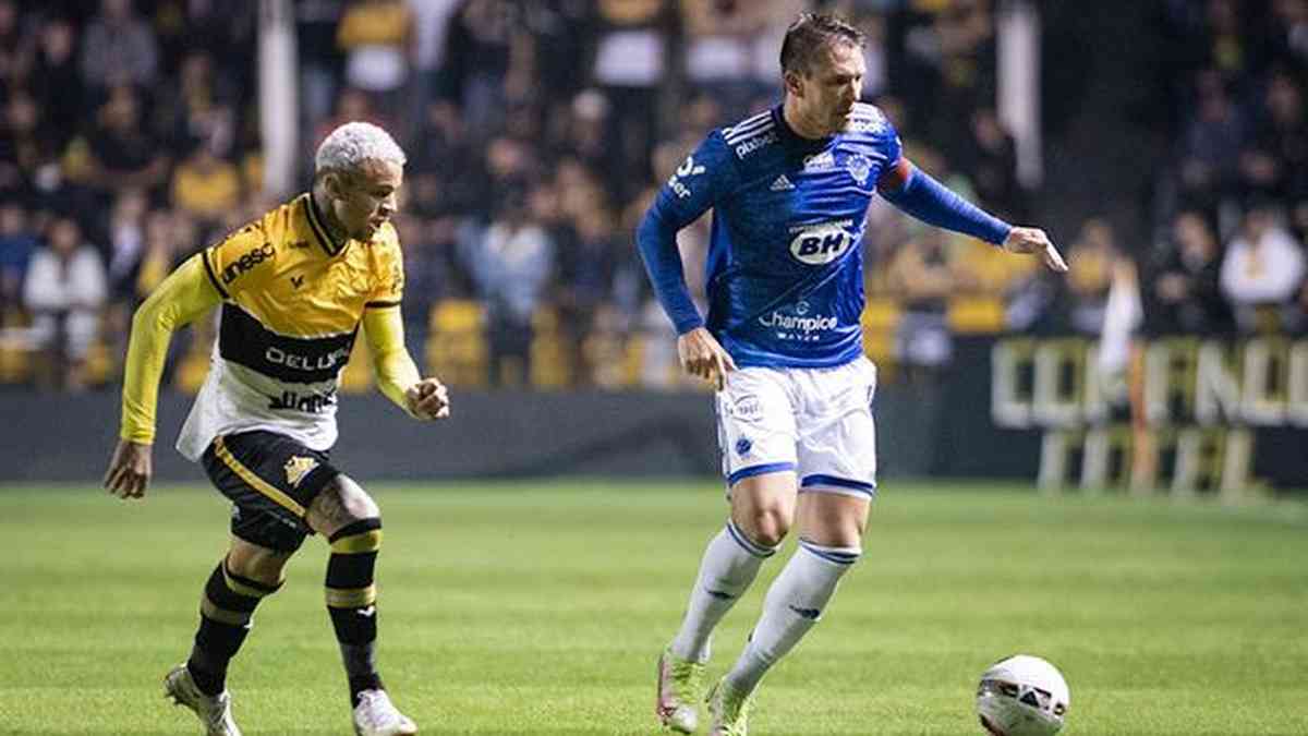 Cruzeiro joga mal e perde para Criciúma no Brasileirão