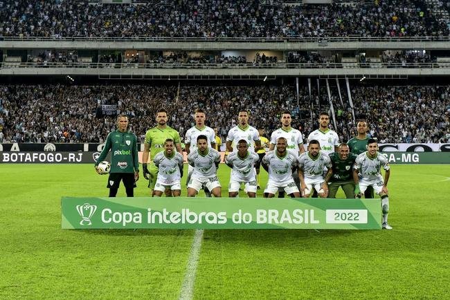 Fotos da partida entre Botafogo e Amrica, pelo duelo de volta das oitavas de final da Copa do Brasil. Jogo foi realizado nesta quinta-feira (14), no estdio Nilton Santos, na cidade do Rio de Janeiro.