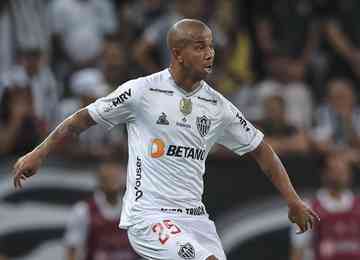 Contra o Ceará, lateral-direito alcançou marca expressiva pelo Galo; experiente jogador já tem seis títulos com a camisa alvinegra e contrato renovado