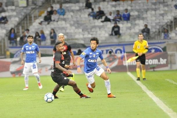 No segundo tempo, Fred marcou duas vezes e ampliou vantagem do Cruzeiro para 3 a 0