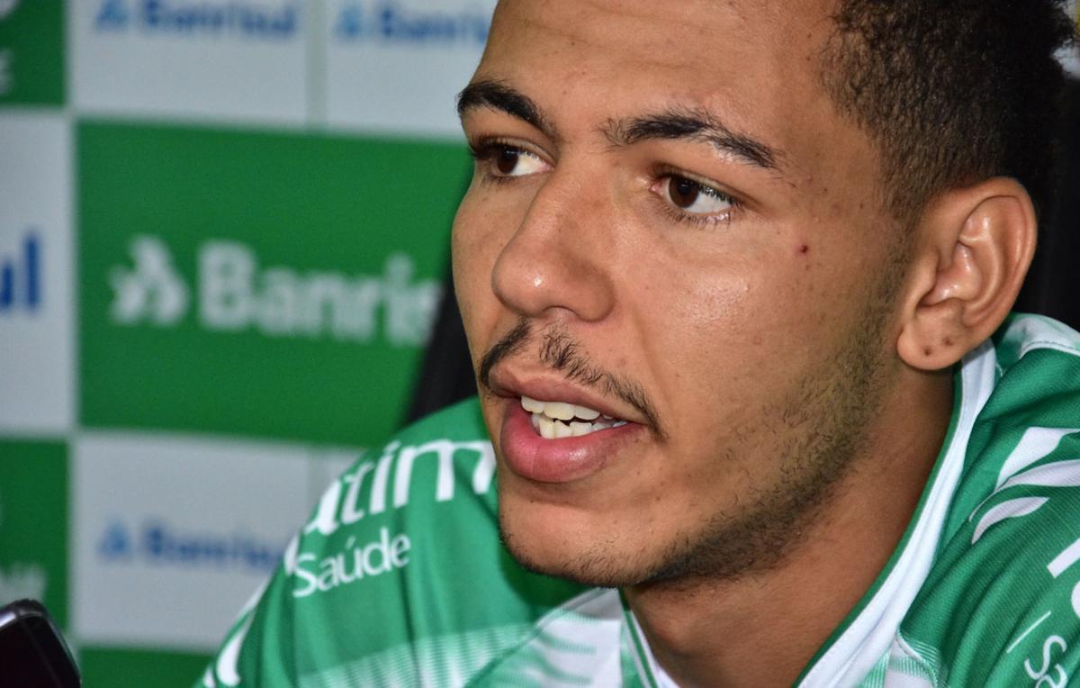 O Juventude anunciou a contratao do atacante Clayton, que estava no Lajeadense