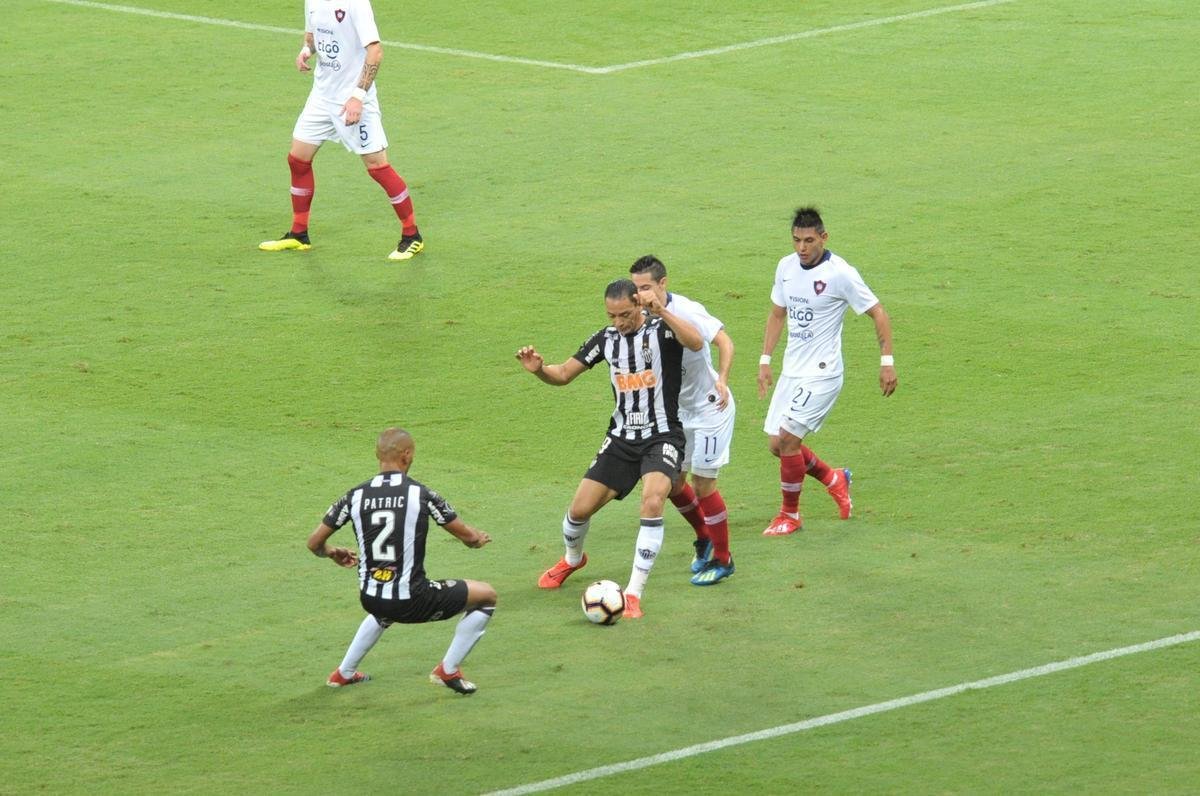 Fotos do duelo entre Atltico e Cerro Porteo, no Mineiro, pelo Grupo E da Copa Libertadores