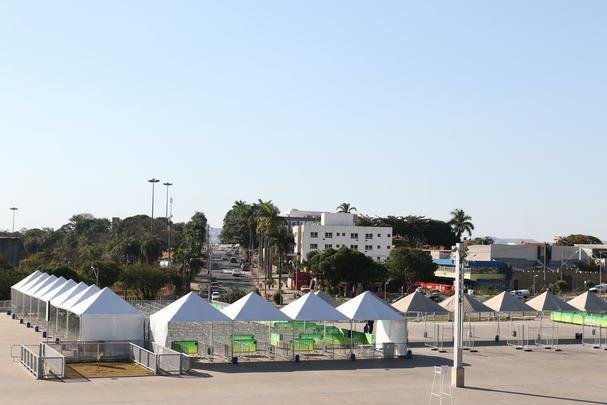 Acessos do estdio localizados na esplanada Norte