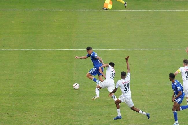 Fotos do jogo entre Cruzeiro e Ponte Preta, no Mineiro, em Belo Horizonte, pela 13 rodada da Srie B do Brasileiro