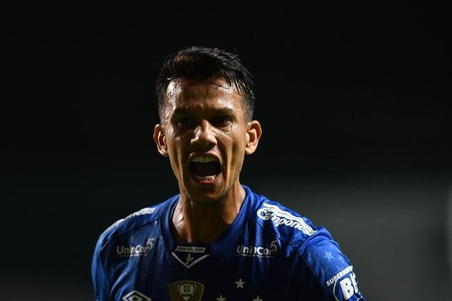 10 ttulos - Henrique (volante). Perodo: 2008 a 2011; 2013 a 2019; desde 2020. Conquistas: Campeonato Brasileiro (2013 e 2014), Copa do Brasil (2017 e 2018); Campeonato Mineiro (2008, 2009, 2011, 2014, 2018 e 2019). 
 
