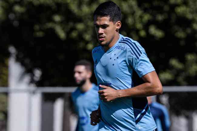 Bruno Rodrigues exalta dedicação do Cruzeiro: Corro por eles