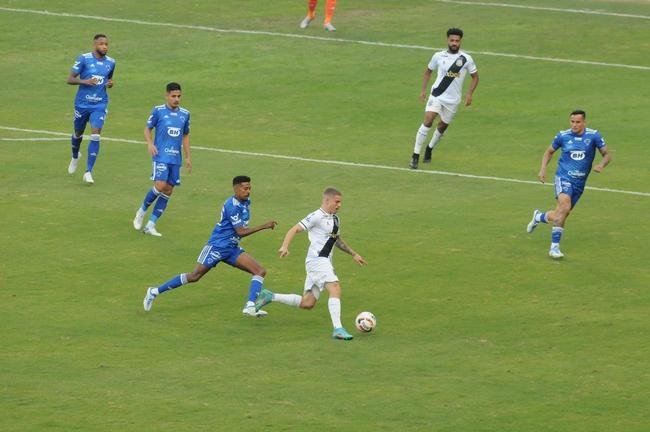 Fotos do jogo entre Cruzeiro e Ponte Preta, no Mineiro, em Belo Horizonte, pela 13 rodada da Srie B do Brasileiro
