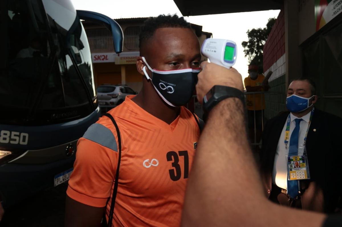 Confiança e Santa Cruz jogam em Feira de Santana na noite deste sábado. Partida vale uma vaga na semifinal da Copa do Nordeste