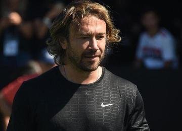 Ex-zagueiro diz que o trabalho é 'espetacular' e que técnico pode ser cotado para assumir Uruguai futuramente; agora, crê na chance de renovação com Alonso