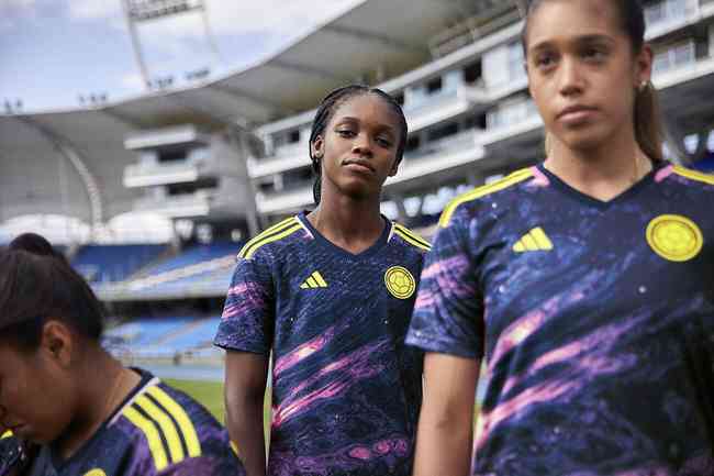 CAMISA FEMININA SELEÇÃO BRASILEIRA 2022-2023 COPA DO MUNDO, UNIFORME 2