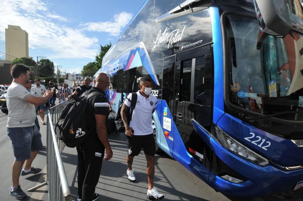 Delegao alvinegra chegou a Cuiab para final da Supercopa do Brasil entre Atltico e Flamengo
