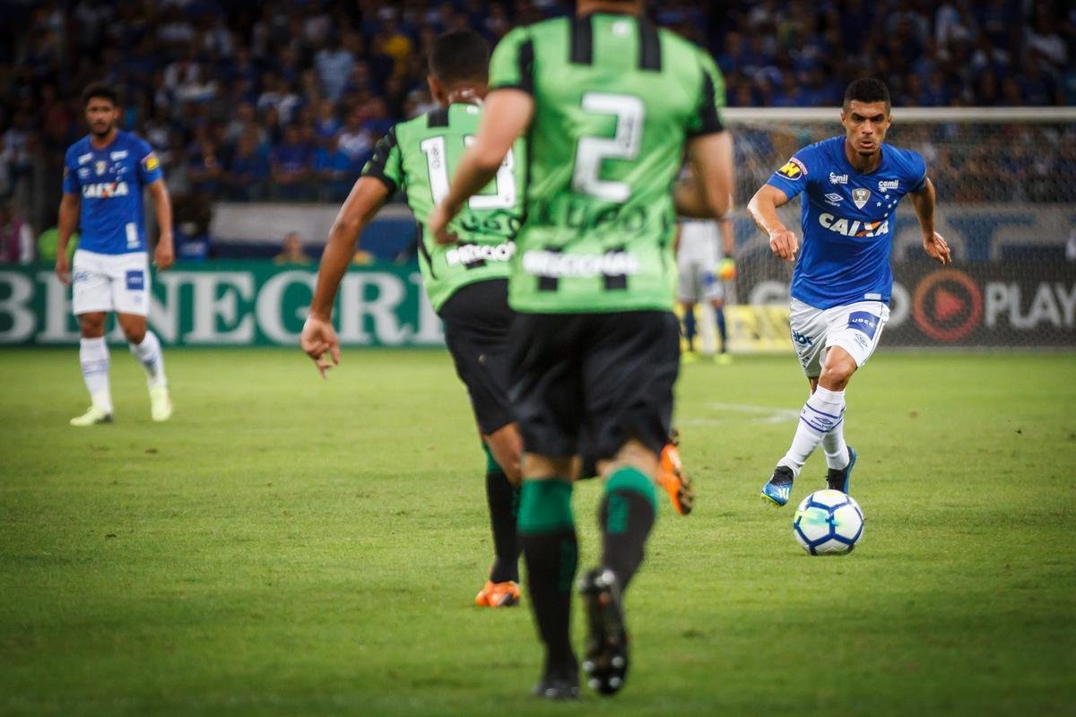 Depois de sair em desvantagem, Cruzeiro reagiu e conseguiu o empate com Arrascaeta