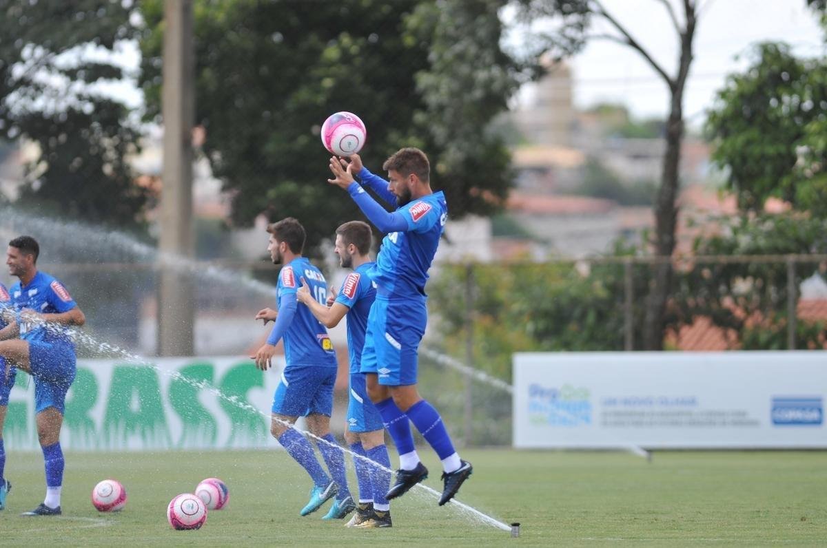 Fotos do ltimo treino do Cruzeiro antes de enfrentar a Caldense (Alexandre Guzanshe/EM D.A Press)