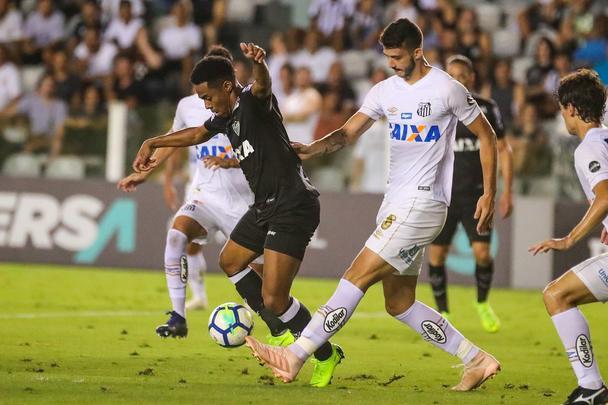 Na Vila Belmiro, Atlético é derrotado pelo Santos por 3 a 2, pela 37ª rodada do Campeonato Brasileiro
