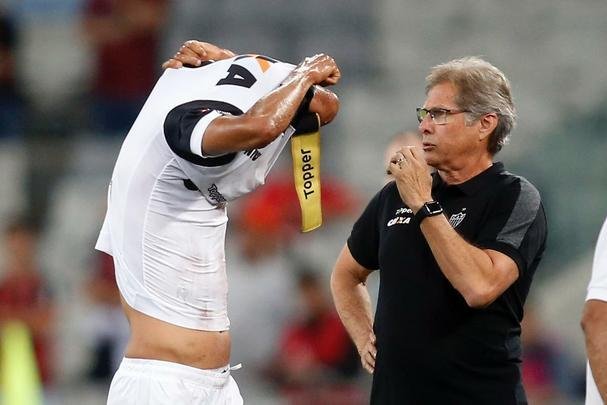 Atltico derrota Atltico-PR na Arena da Baixada com show de Robinho