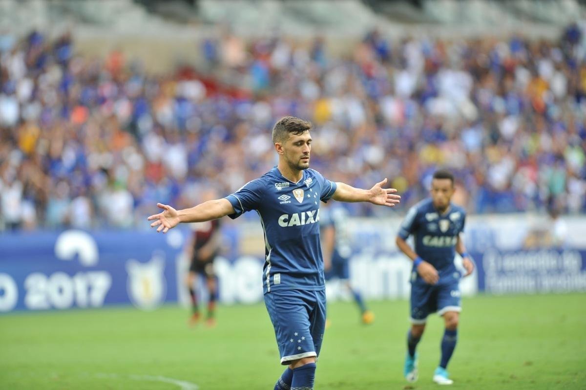 Fotos do jogo entre Cruzeiro e Atltico-PR, no Mineiro, pela 32 rodada do Brasileiro