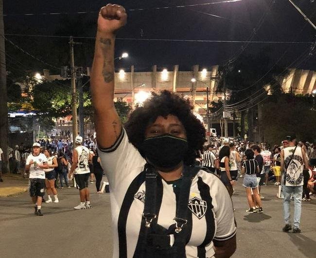 Carol Leandro - narradora do Filme 'Lutar, Lutar, Lutar' e vendedora, 31 anos: 