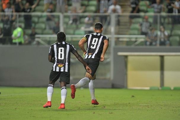 Veja fotos do jogo Atltico x URT