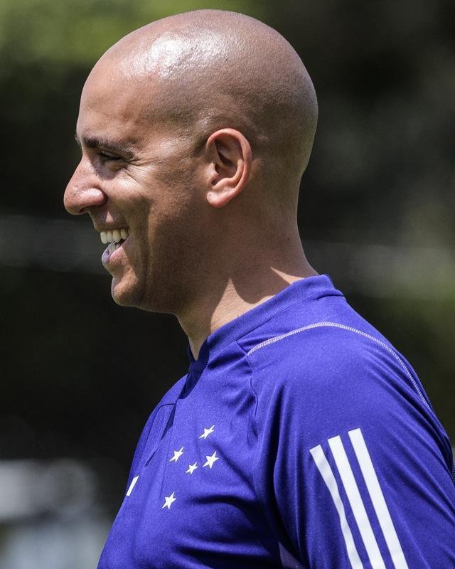 Fotos do primeiro treino do tcnico portugus Pepa no Cruzeiro