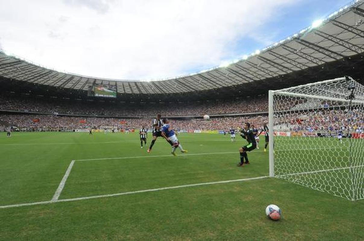Fotos exclusivas do clssico entre Cruzeiro e Atltico na reabertura oficial do Mineiro