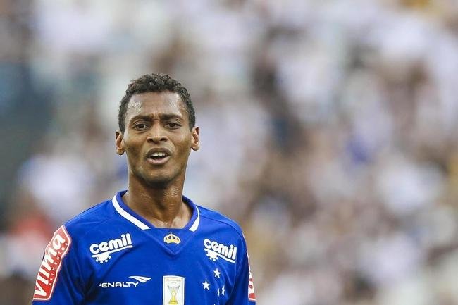 Com gols de Vagner Love (2) e Jadson, Corinthians venceu Cruzeiro por 3 a 0 neste domingo, na Arena Itaquero, em So Paulo